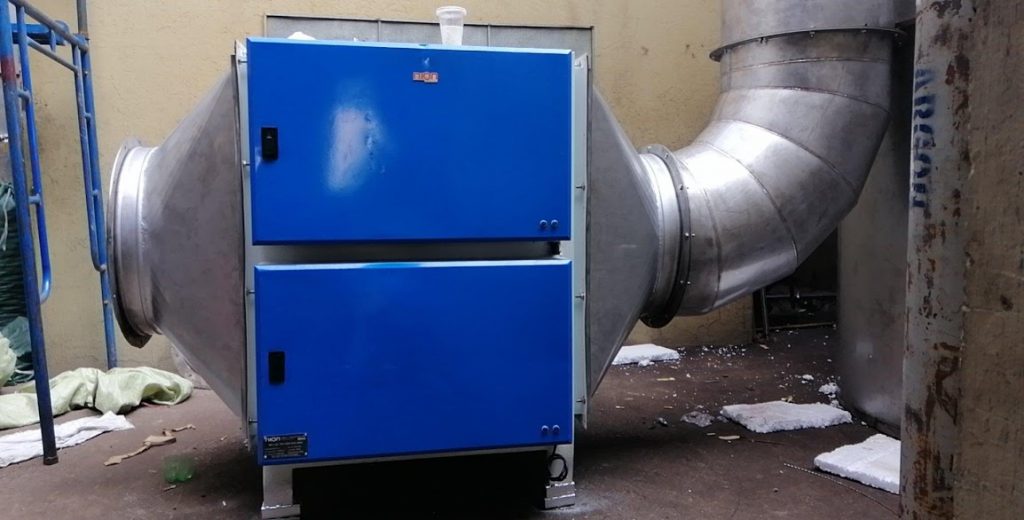 xu-ly-khi-thai-laze-cnc-1-1024x520-1